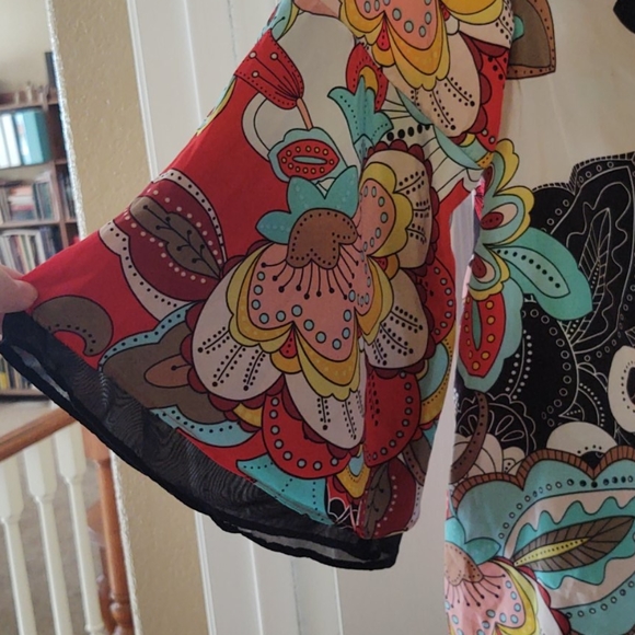 NWOT 70s-tastic blouse - Picture 3 of 3